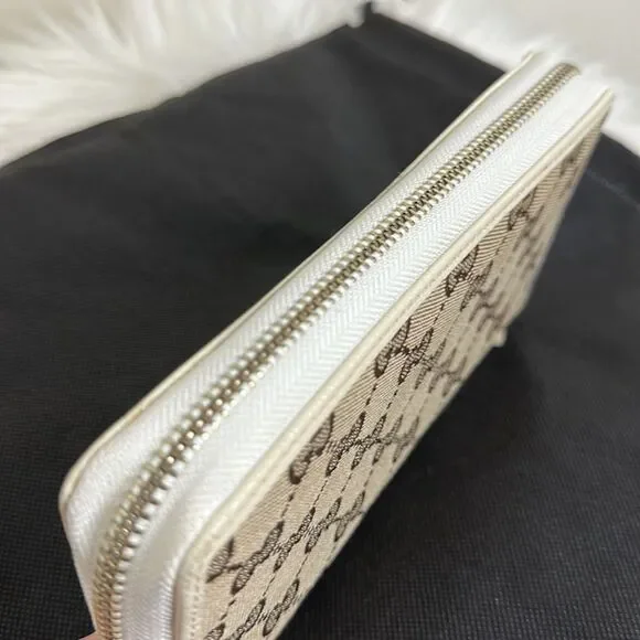 💯Authentic Gucci  Zipped Around Long Wallet🍀 - Picture 9 of 16